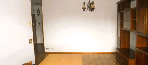 5 rooms Apartment in Reggio Emilia, Italy No. 7386 24