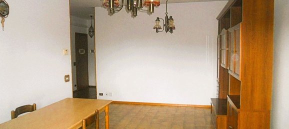 5 rooms Apartment in Reggio Emilia, Italy No. 7386 23