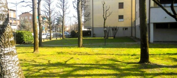 5 rooms Apartment in Reggio Emilia, Italy No. 7386 14