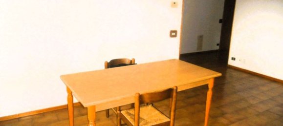 5 rooms Apartment in Reggio Emilia, Italy No. 7386 34