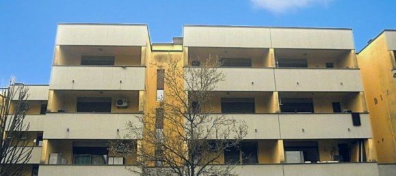 5 rooms Apartment in Reggio Emilia, Italy No. 7386 7