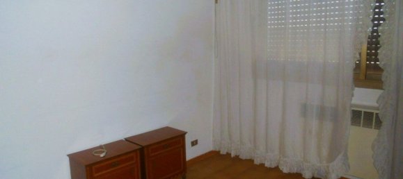 5 rooms Apartment in Reggio Emilia, Italy No. 7386 49