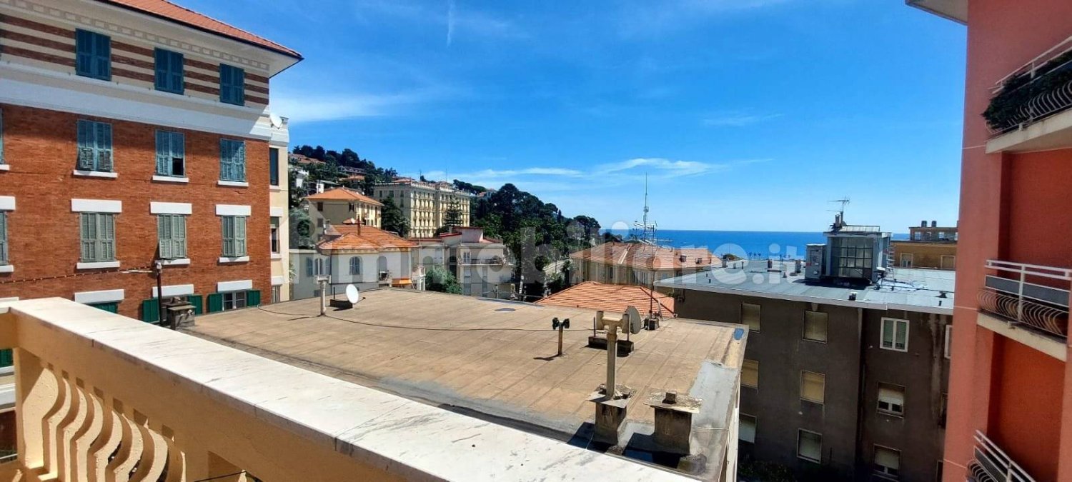 2 Schlafzimmer Wohnung in Imperia, Italy, Nr. 180845