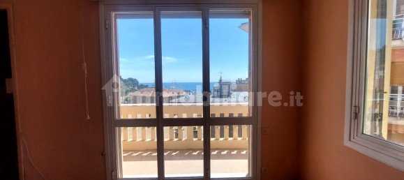2 Schlafzimmer Wohnung in Imperia, Italy, Nr. 180845 16