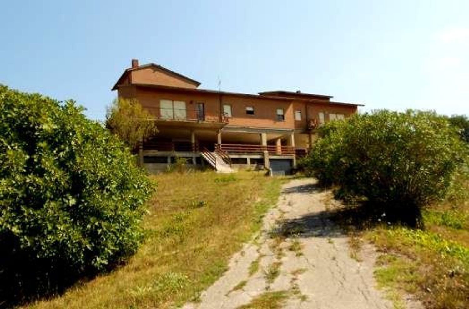 4 bedrooms Villa in Stroncone, Italy No. 316885