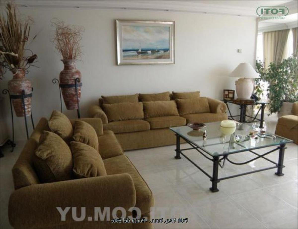3 bedrooms Apartment in Punta del Este, Uruguay No. 2252