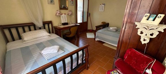 8 rooms House in Pontremoli, Italy No. 123949 9