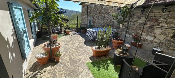 8 rooms House in Pontremoli, Italy No. 123949 5