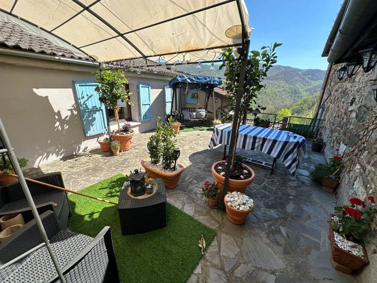 8 rooms House in Pontremoli, Italy No. 123949