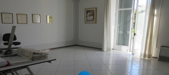 3 rooms Apartment in Casoria, Italy No. 24031 7