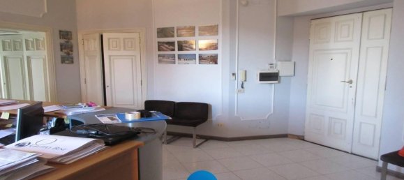 3 rooms Apartment in Casoria, Italy No. 24031 2