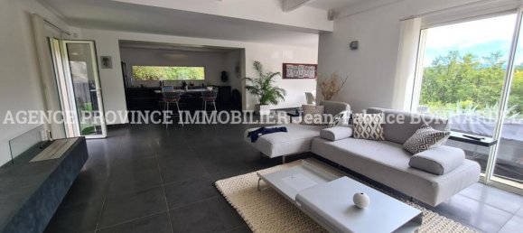 Casa de 3 dormitorios en Saint-Paul-Trois-Chateaux, France No. 200525 2