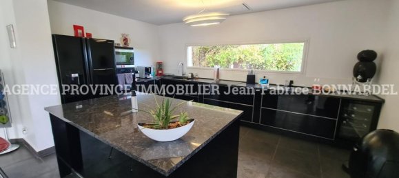 Casa de 3 dormitorios en Saint-Paul-Trois-Chateaux, France No. 200525 44