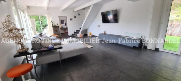 Casa de 3 dormitorios en Saint-Paul-Trois-Chateaux, France No. 200525 32