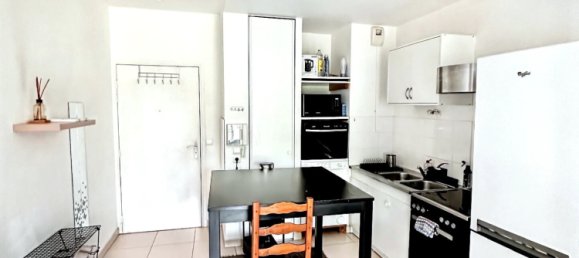 1 bedroom Apartment in Bois-d'Arcy, France No. 297182 2