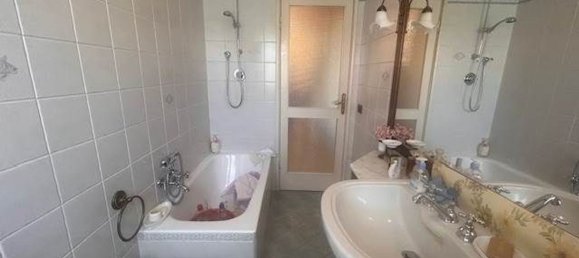 3-salle Appartement à Vigevano, Italy No. 273252 17