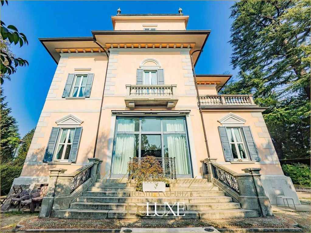 Villa T25 em Varese, Italy N.º 313938