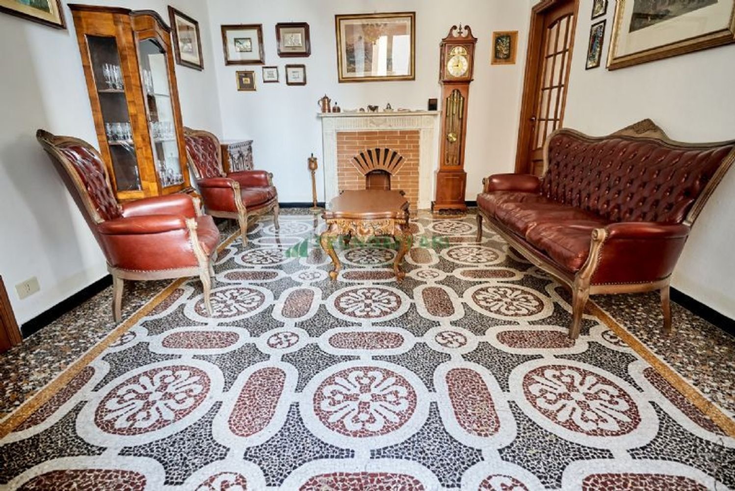 6-salle Appartement à Savona, Italy No. 94901