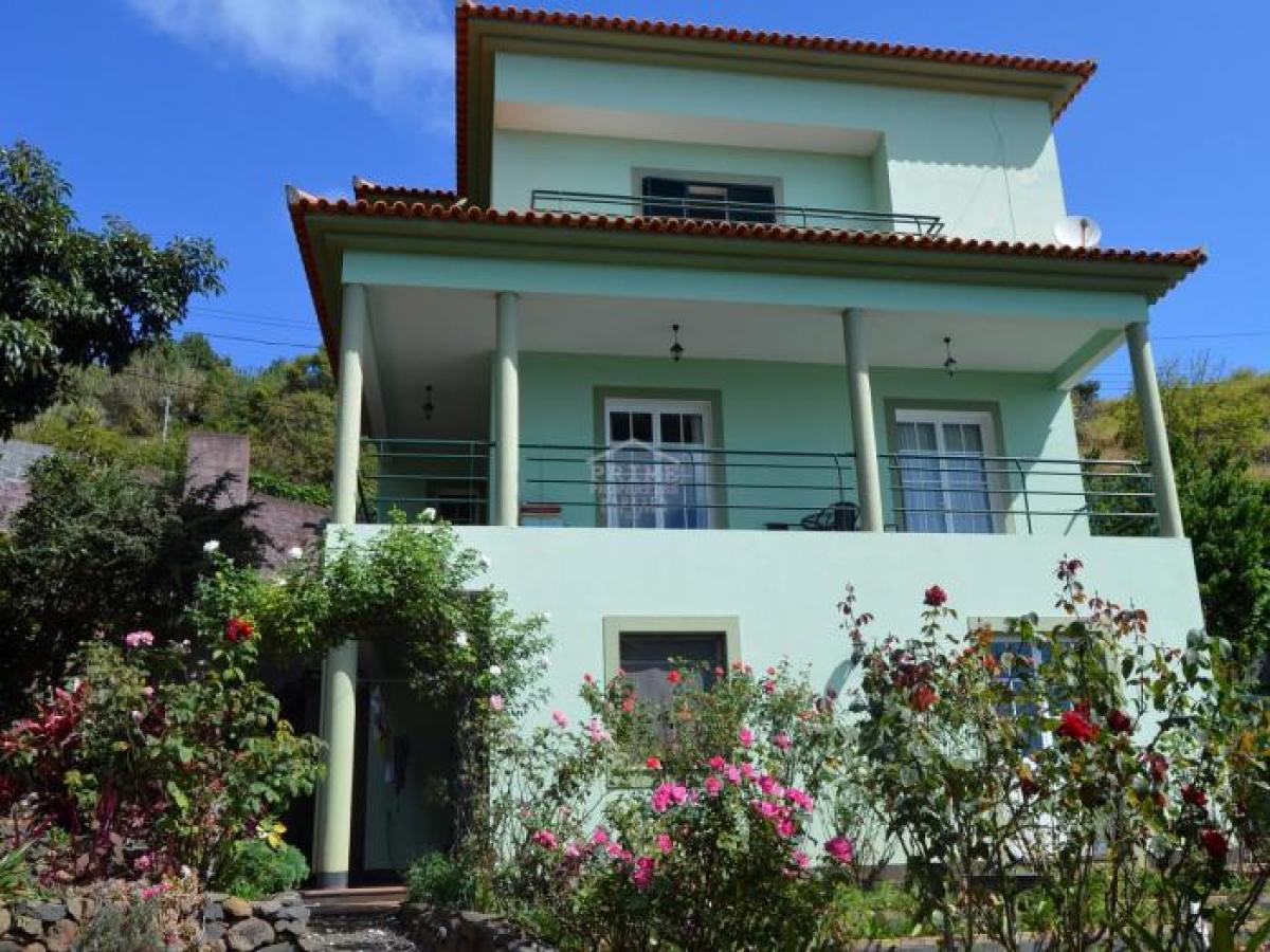 3 bedrooms Villa for sale in Santa Cruz, Madeira, Portugal № 417