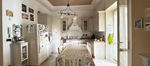 3 bedrooms Apartment in Castellammare di Stabia, Italy No. 52673 2