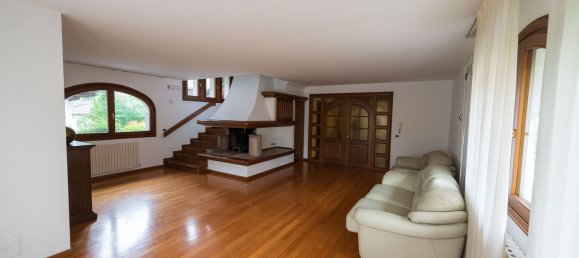 14 غرف نوم فيلا في Udine, Italy رقم 375995 22