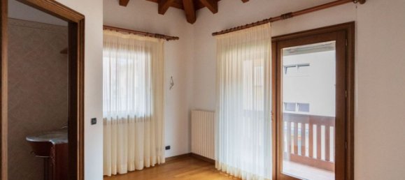 14 غرف نوم فيلا في Udine, Italy رقم 375995 32