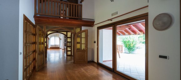 14 غرف نوم فيلا في Udine, Italy رقم 375995 15