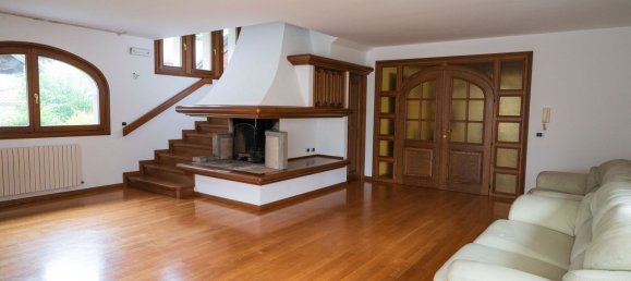 14 غرف نوم فيلا في Udine, Italy رقم 375995 21