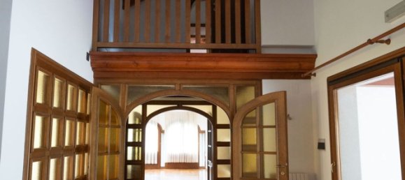 14 غرف نوم فيلا في Udine, Italy رقم 375995 20