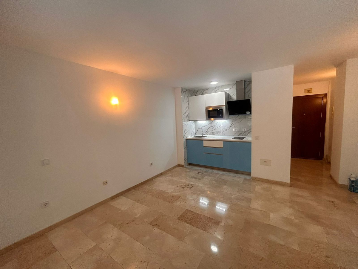 1 bedroom Apartment in Marbella, Spain No. 218136
