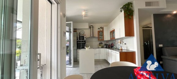 3 Schlafzimmer Wohnung in Olgiate Olona, Italy, Nr. 361319 20