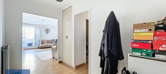 Apartamento de 1 dormitorio en Evry, France No. 166123 2