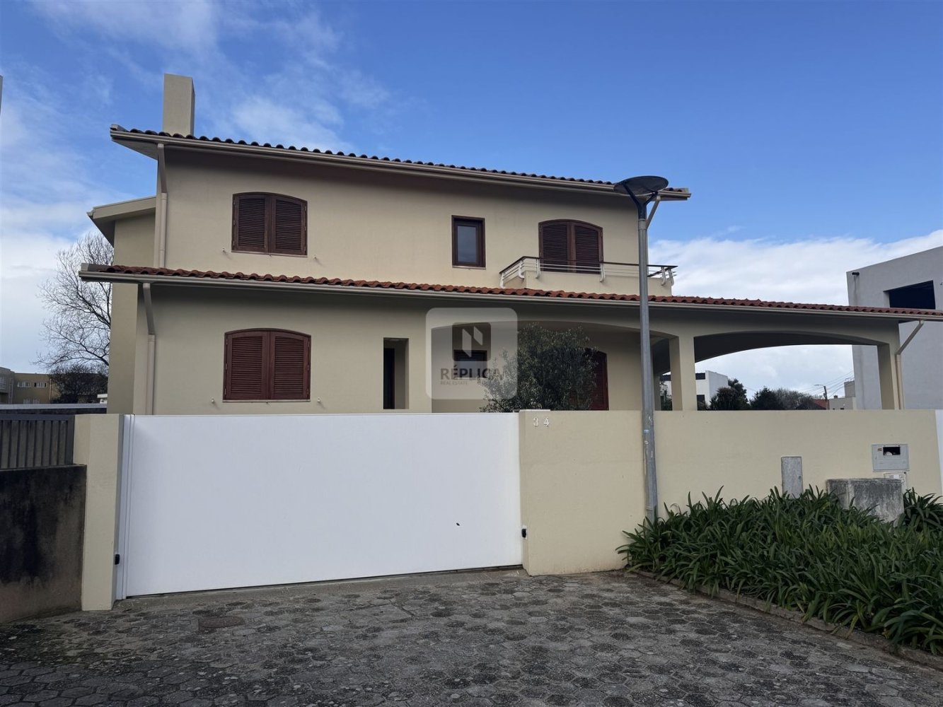 Casa de 4 dormitorios en Vila Nova de Gaia, Portugal No. 143726