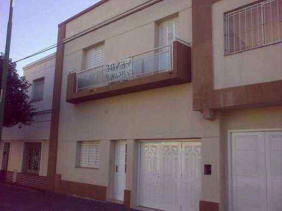 3 bedrooms House in Cordoba, Argentina No. 9123