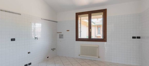 3 bedrooms Villa in Argelato, Italy No. 358884 18