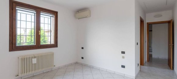 3 bedrooms Villa in Argelato, Italy No. 358884 21