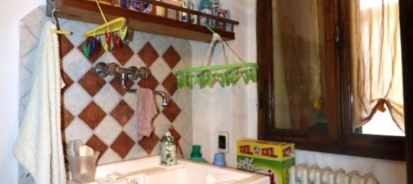 6 rooms House in Montevarchi, Italy No. 230325 27