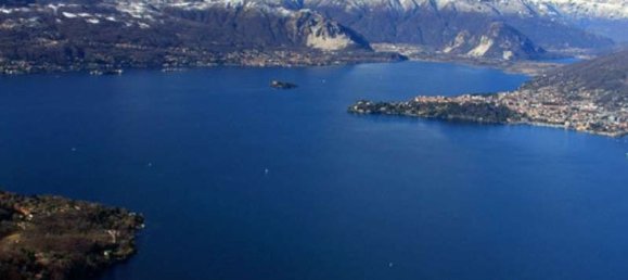 4 rooms Apartment in Arona, Italy No. 1915 3