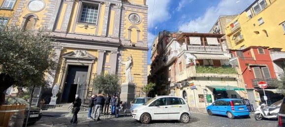 5 rooms Apartment in Naples, Italy No. 275904 3
