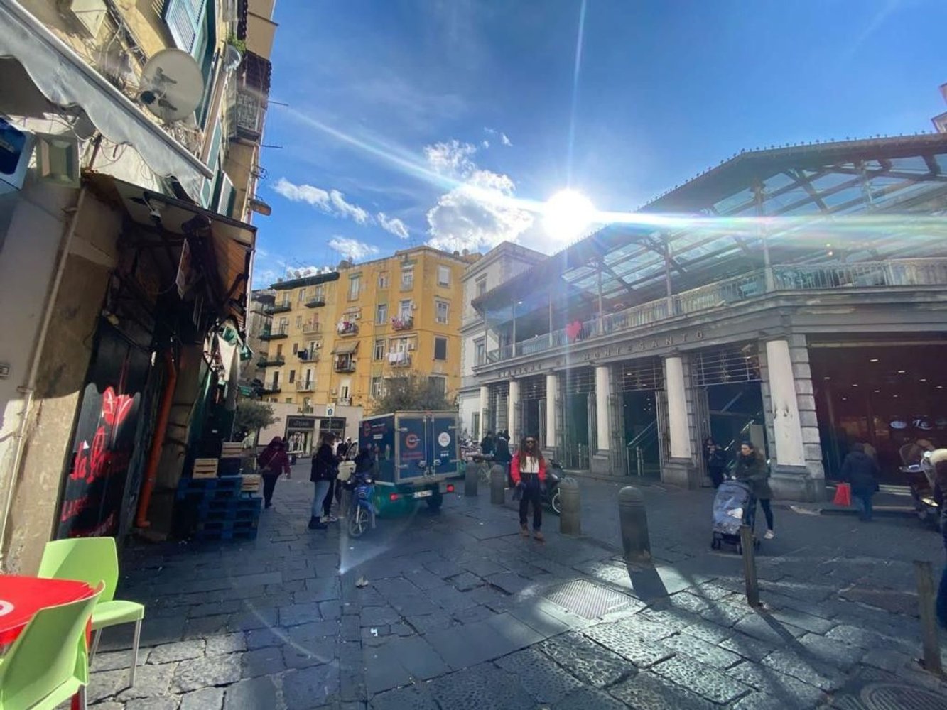 5 rooms Apartment in Naples, Italy No. 275904