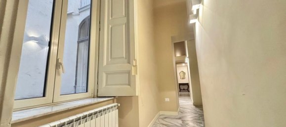 5 rooms Apartment in Naples, Italy No. 275904 13