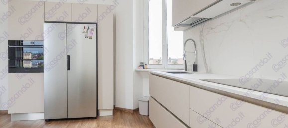 2 bedrooms Apartment in Milan, Italy No. 266770 11