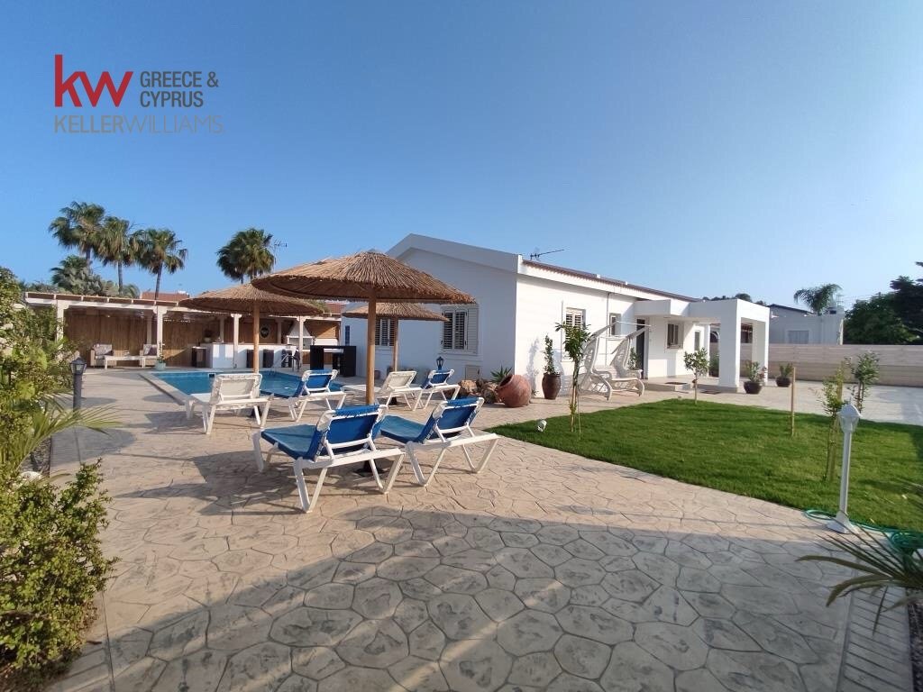 Bungalow de 3 dormitorios en Meneou, Cyprus No. 36026