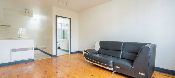 Edificio de 2 dormitorios en Drancy, France No. 182911 3