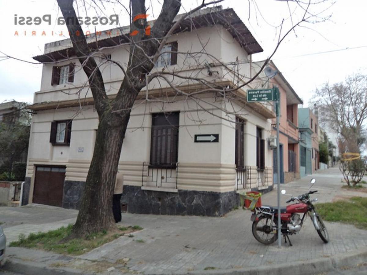 3 bedrooms House in Montevideo, Uruguay No. 8707