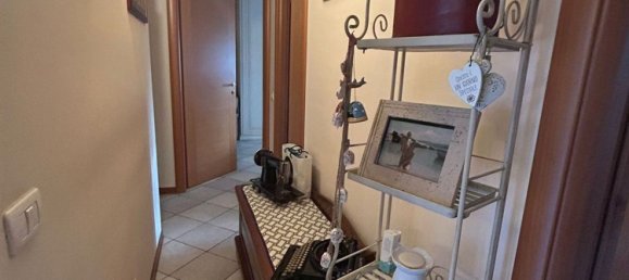 5 rooms Apartment in Pietrasanta, Italy No. 141262 9