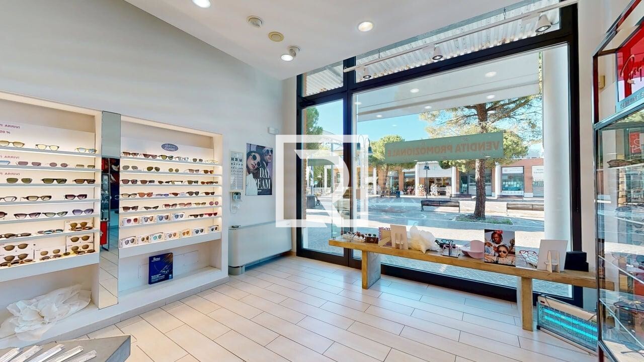 Gewerbliche Immobilie in Ravenna, Italy, Nr. 306618