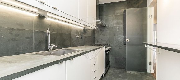 3 bedrooms Apartment in Lisbon, Portugal No. 101496 7