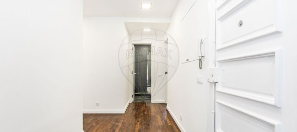 3 bedrooms Apartment in Lisbon, Portugal No. 101496 4