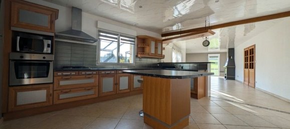 3 bedrooms House in Coulomby, France No. 155085 11